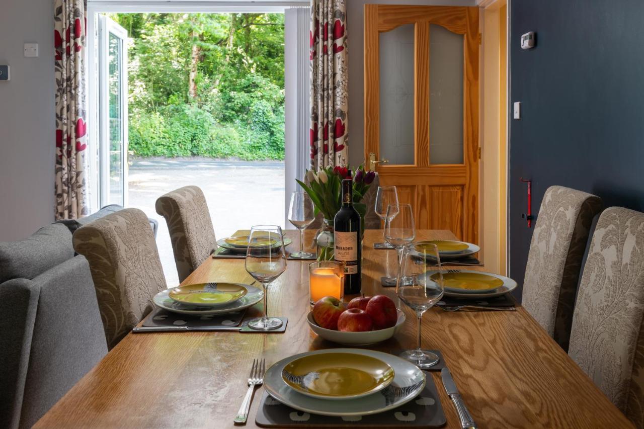 The Coachhouse - Cottage With Private Hot Tub Colwyn Bay Exteriör bild