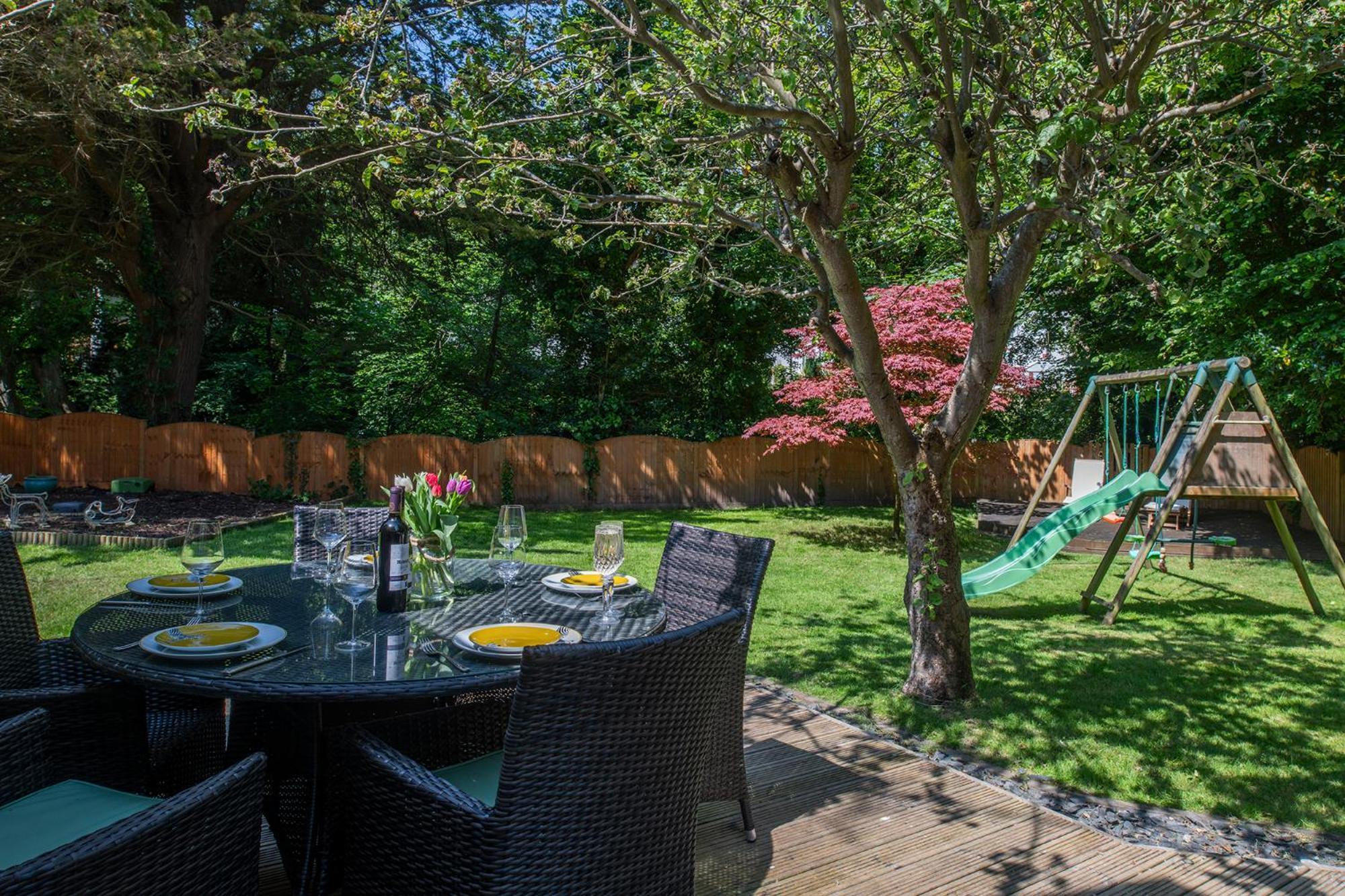 The Coachhouse - Cottage With Private Hot Tub Colwyn Bay Exteriör bild